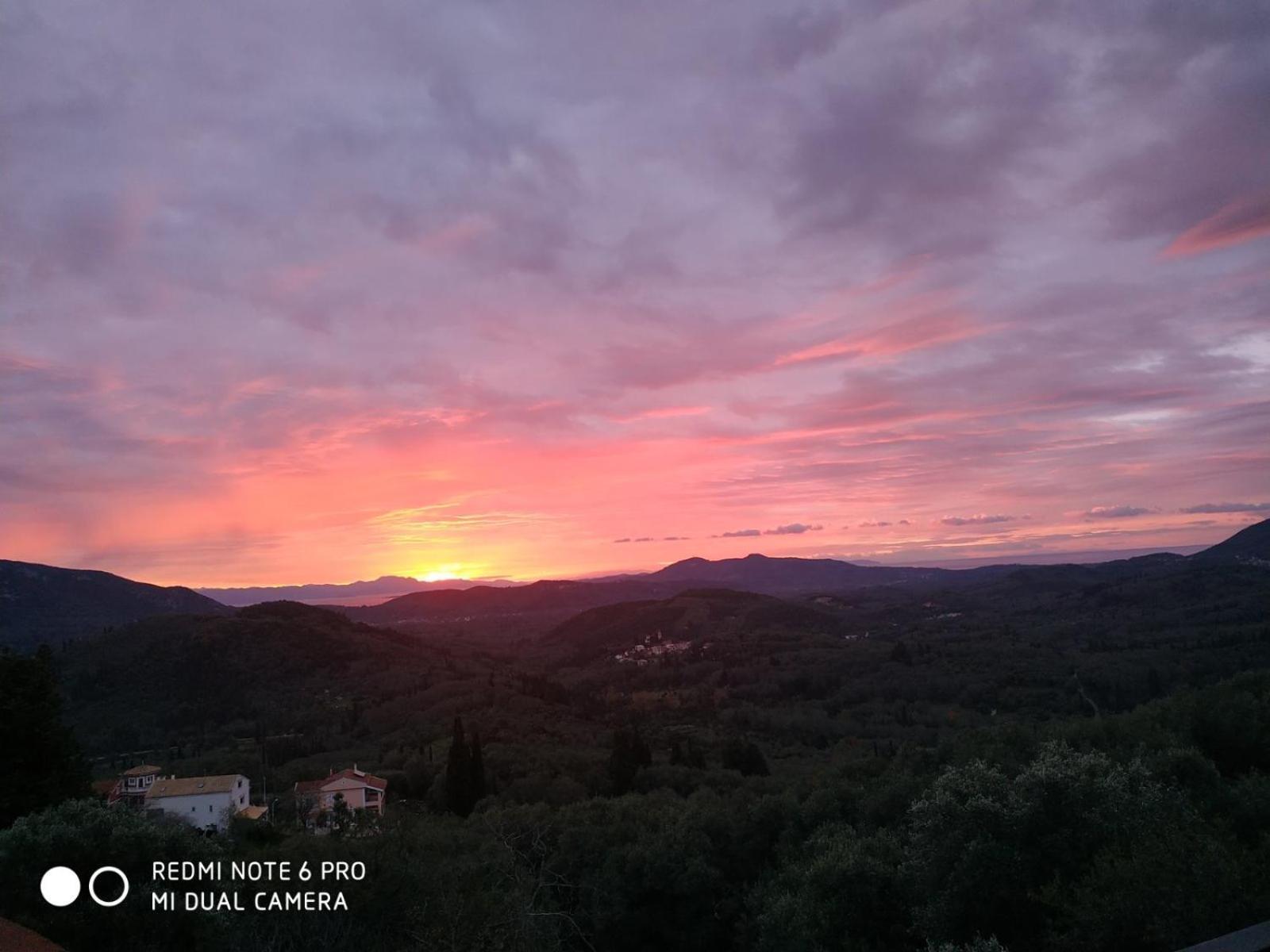 Billy'S Breathtaking View Cozy Cottage Κάτω Παυλιάνα Εξωτερικό φωτογραφία